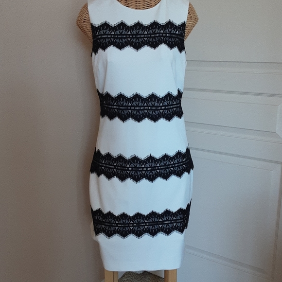 Belle Badgley Mischka Lace Dress - Picture 2 of 5